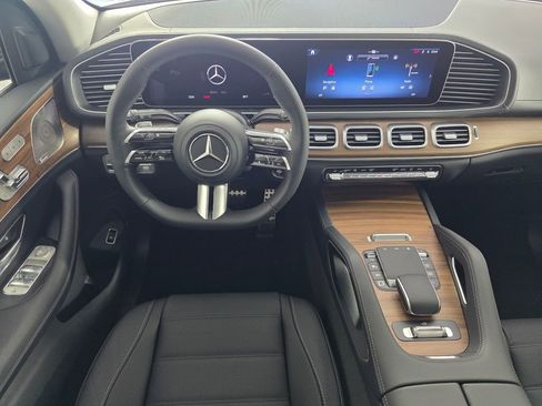 New 2026 Mercedes-Benz GLS 450 4MATIC image 10
