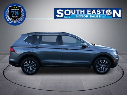 Used 2020 Volkswagen Tiguan SE w/ Panoramic Sunroof Package image 8