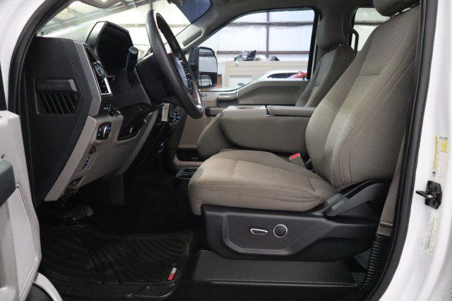 Used 2017 Ford F250 XLT w/ XLT Premium Package AWD/4WD image 6