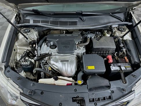 Used 2013 Toyota Camry LE image 30