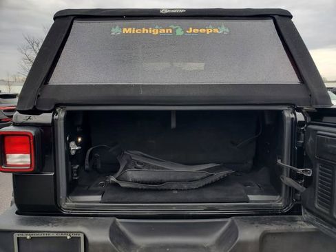 Used 2018 Jeep Wrangler Sport image 28