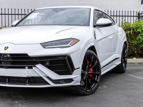 Used 2024 Lamborghini Urus S image 8