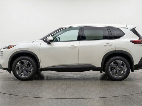 Used 2025 Nissan Rogue SV image 5