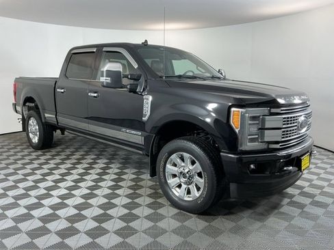 Used 2019 Ford F350 Platinum w/ Platinum Ultimate Package image 3