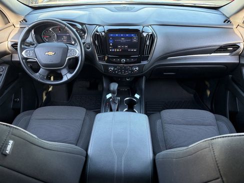 Certified 2023 Chevrolet Traverse LT FWD image 16