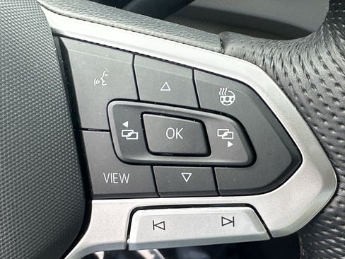 Used 2021 Volkswagen Atlas SEL R-Line FWD image 25
