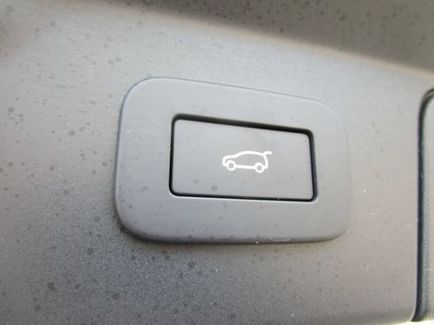 Used 2026 Land Rover Range Rover Velar Dynamic SE AWD/4WD image 14