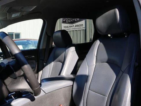 Used 2019 Buick Enclave Essence image 9