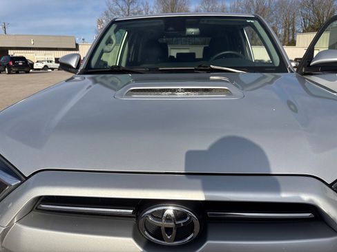 Used 2024 Toyota 4Runner TRD Off-Road image 9