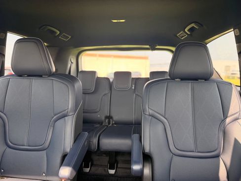 Used 2026 INFINITI QX80 4WD w/ Sport Exterior Package image 10