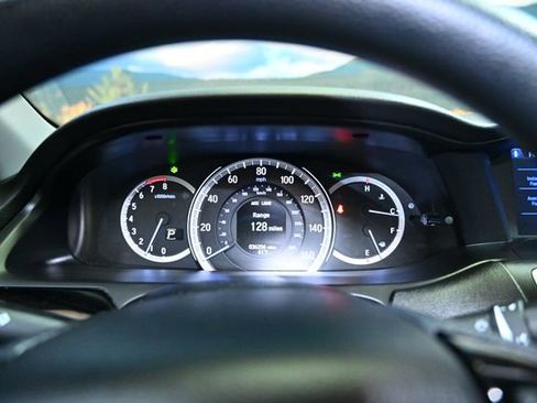 Used 2017 Honda Accord LX image 33