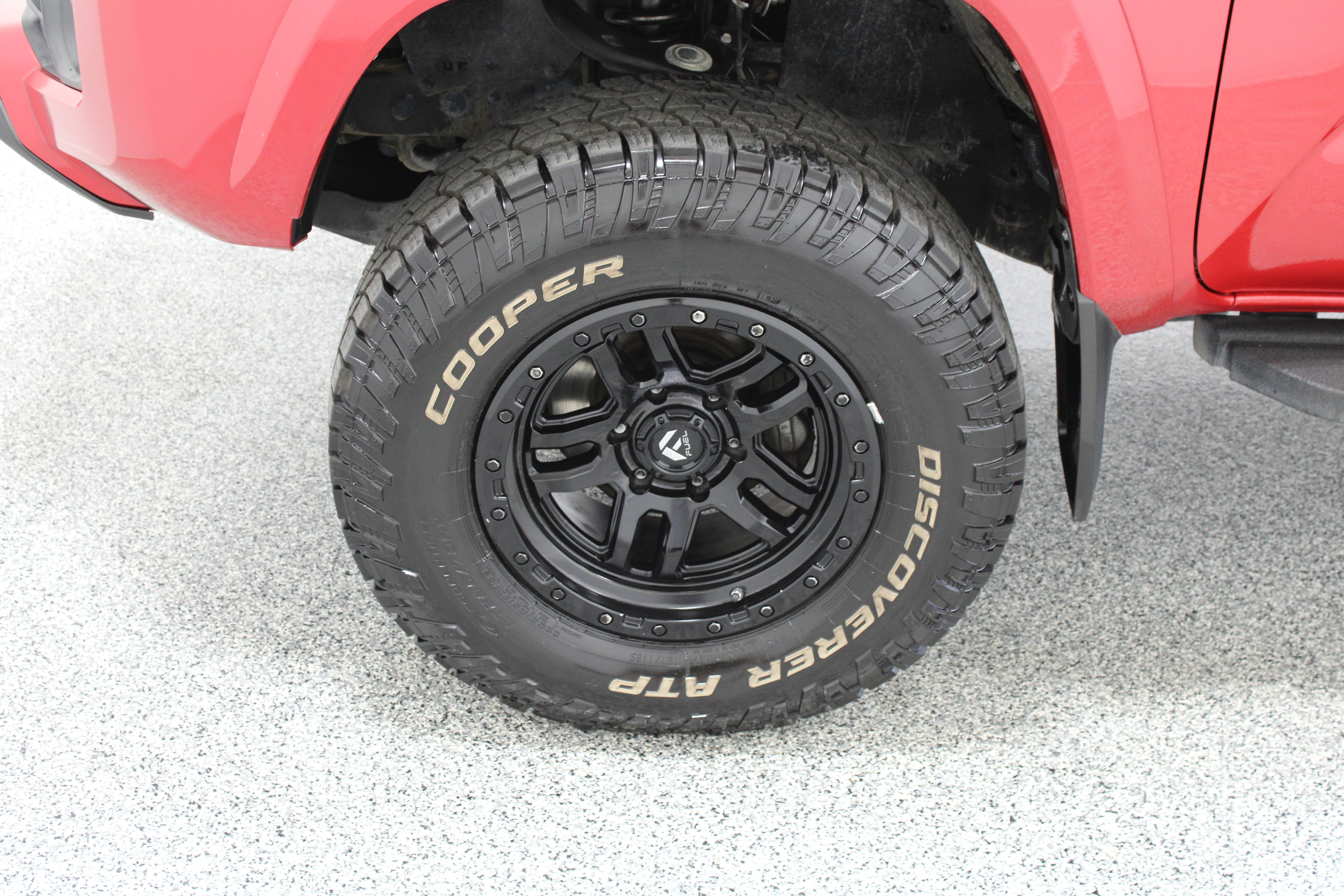 Used 2021 Toyota Tacoma SR5 AWD/4WD image 12