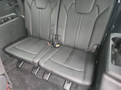 Certified 2023 Kia Sorento S FWD image 29