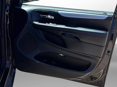 Used 2019 Dodge Grand Caravan GT FWD image 27