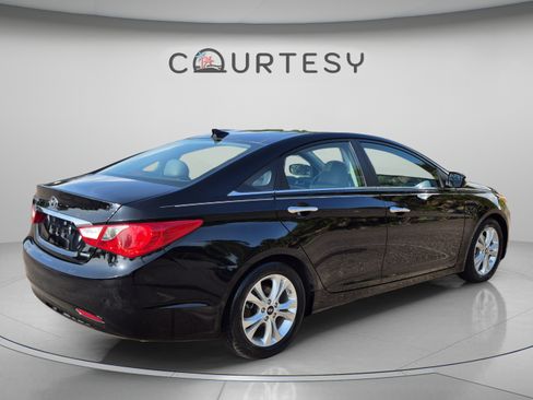 Used 2012 Hyundai Sonata Limited w/ Navigation Pkg FWD image 5