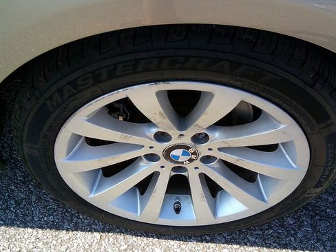 Used 2011 BMW 328i xDrive Sedan AWD/4WD image 29