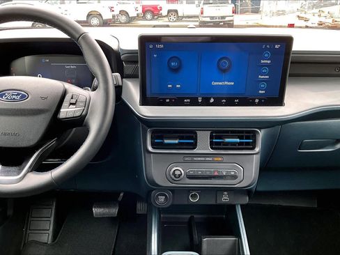 Used 2025 Ford Maverick Lobo AWD/4WD image 7
