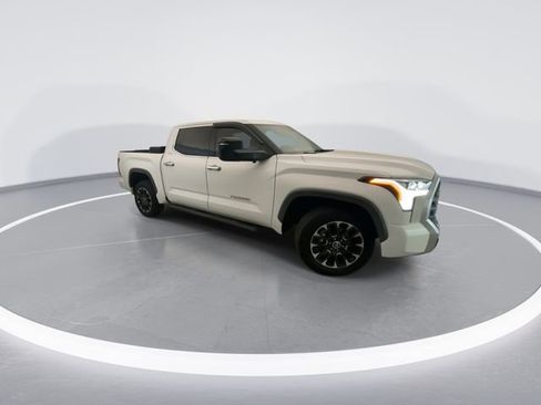 Used 2023 Toyota Tundra Limited AWD/4WD image 7