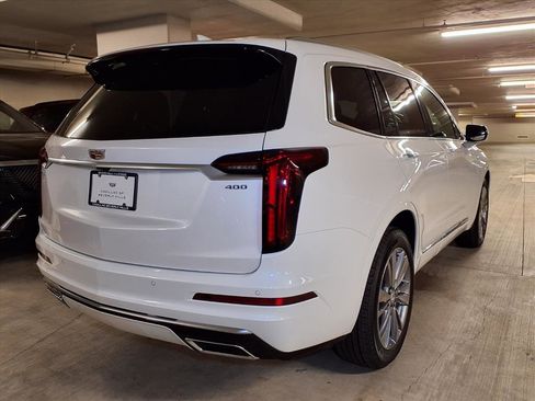 Used 2025 Cadillac XT6 Premium Luxury image 8