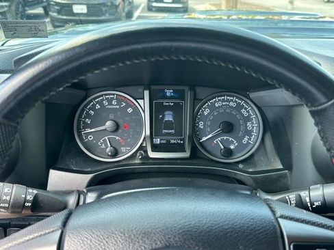 Used 2023 Toyota Tacoma TRD Sport w/ Technology Package AWD/4WD image 22