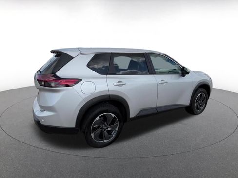 Used 2025 Nissan Rogue SV FWD image 11