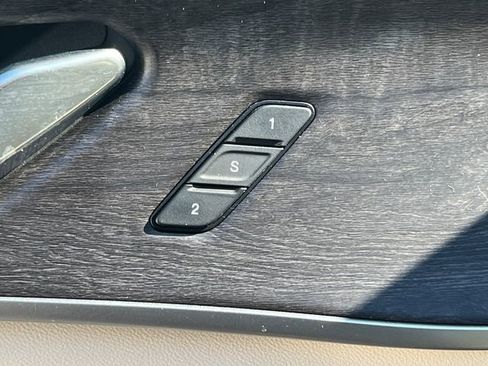 Used 2025 Jeep Grand Cherokee Limited w/ Luxury Tech Group II image 18