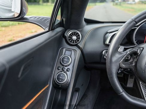 Used 2013 McLaren MP4-12C Spider RWD image 60
