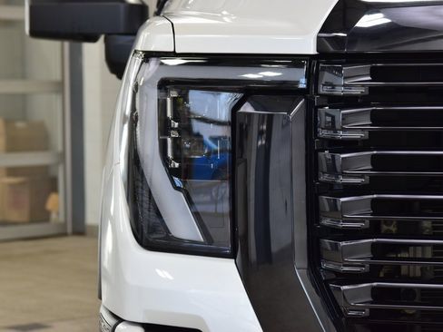 Used 2024 GMC Sierra 3500 Denali Ultimate image 12