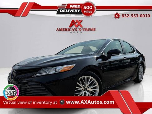 Used 2019 Toyota Camry XLE image 1
