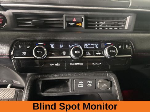 Used 2025 Honda Pilot Black Edition image 20