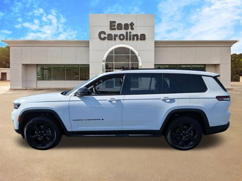 Used 2023 Jeep Grand Cherokee L Limited w/ Black Appearance Package image 6