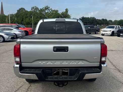 Used 2023 Toyota Tacoma SR5 RWD image 5