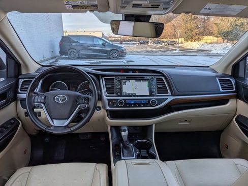 Certified 2019 Toyota Highlander Limited image 21
