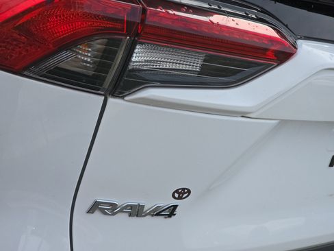 Used 2019 Toyota RAV4 XLE image 34