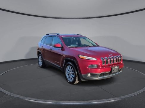 Used 2016 Jeep Cherokee Limited image 2