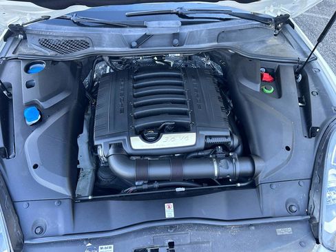 Used 2016 Porsche Cayenne AWD/4WD image 36