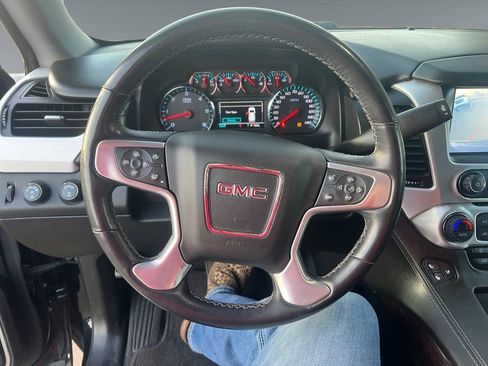 Used 2020 GMC Yukon XL SLT image 12