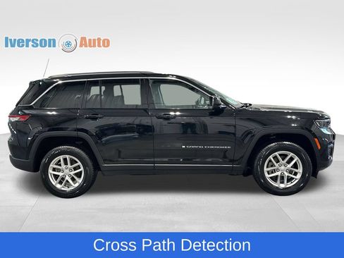 Used 2023 Jeep Grand Cherokee Laredo w/ Luxury Tech Group I AWD/4WD image 10