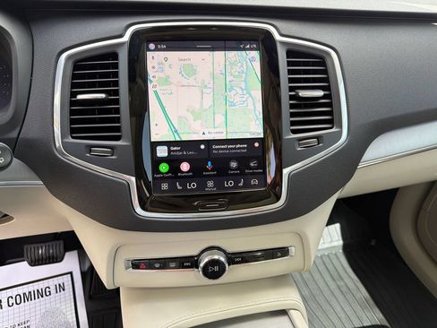 Used 2024 Volvo XC90 B5 Core w/ Protection Package Premier AWD/4WD image 12