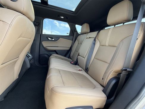 Certified 2022 Chevrolet Blazer Premier w/ Enhanced Convenience Package image 30