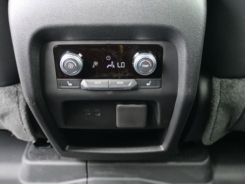 New 2026 GMC Acadia AT4 w/ Luxury Package AWD/4WD image 17
