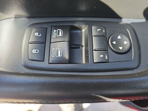 Used 2015 Dodge Challenger R/T Plus image 29