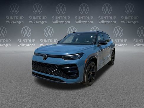 Used 2025 Volkswagen Tiguan SE R-Line AWD/4WD image 34
