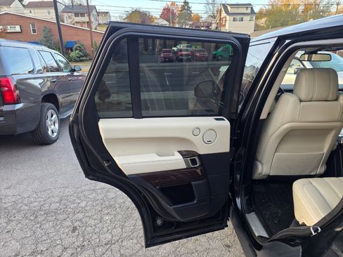 Used 2016 Land Rover Range Rover HSE image 12
