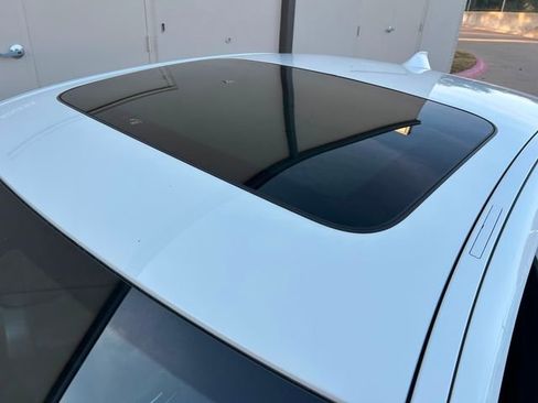 Used 2011 BMW 550i 550i image 16