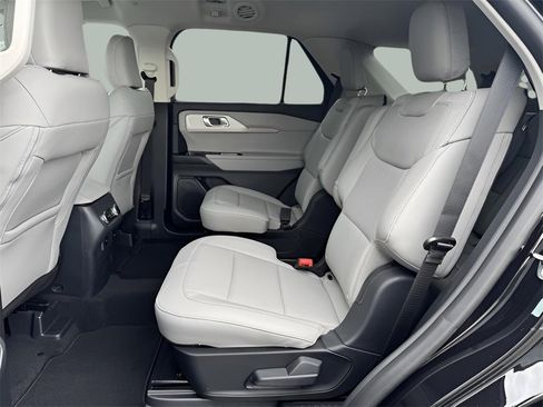 New 2025 Ford Explorer Active w/ Active Comfort Package image 14
