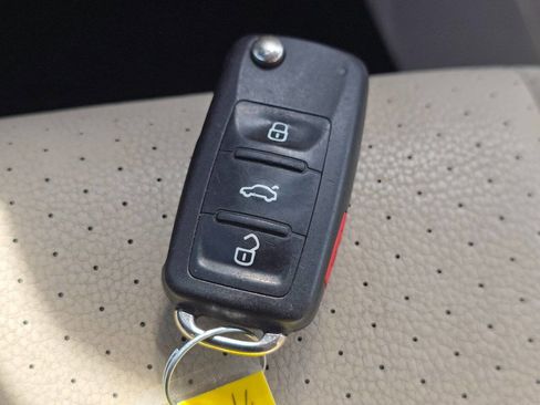 Used 2016 Volkswagen Tiguan R-Line image 34