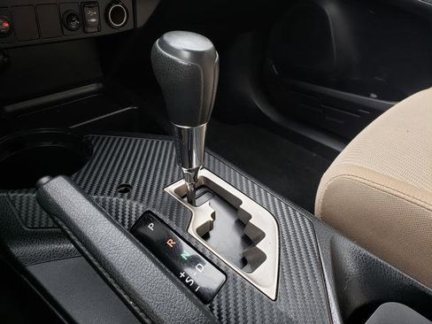 Used 2013 Toyota RAV4 XLE image 26