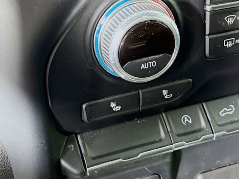 Used 2020 GMC Sierra 1500 Elevation w/ Elevation Value Package image 17