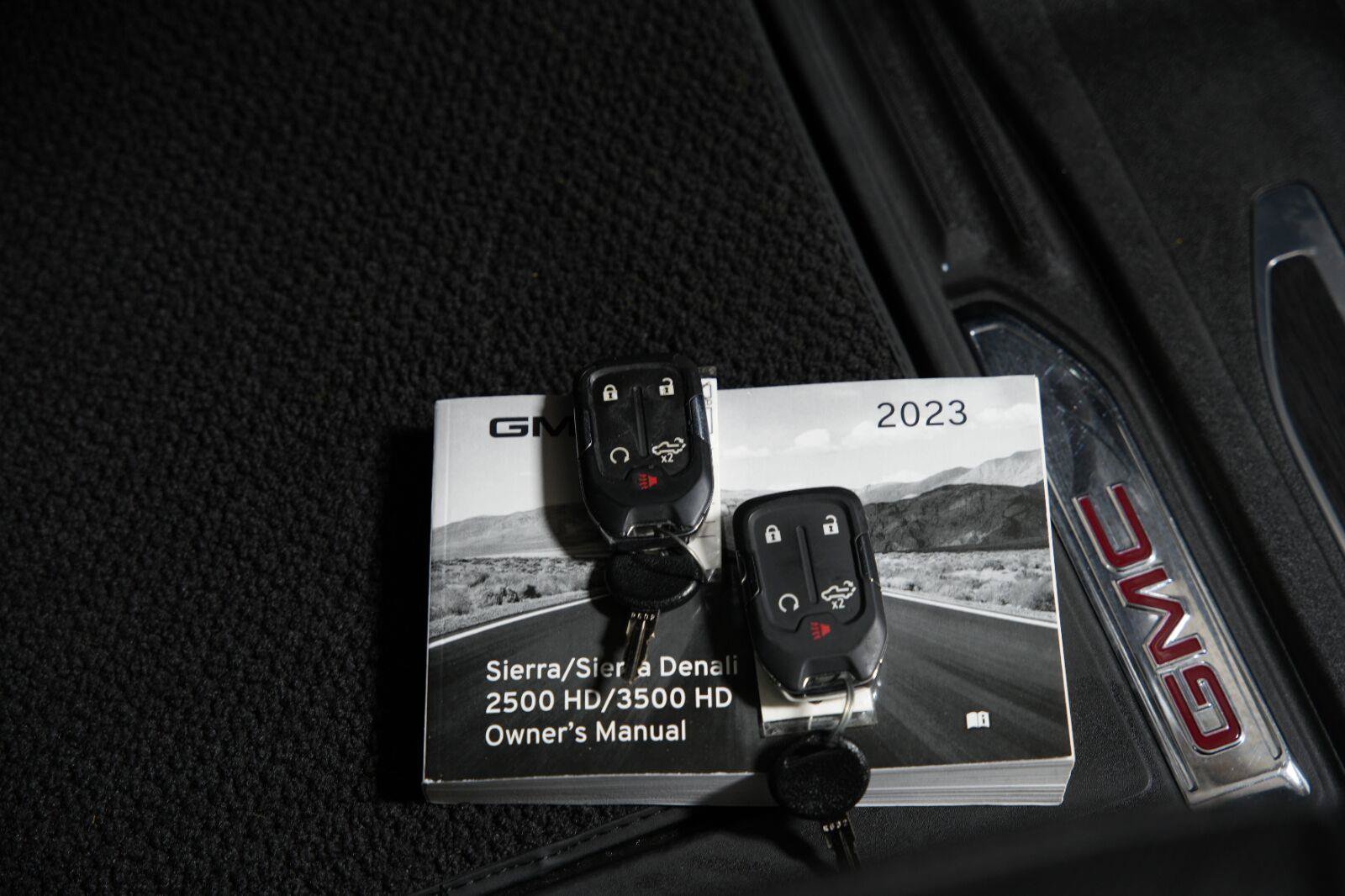 Used 2023 GMC Sierra 3500 AT4 w/ AT4 Premium Plus Package AWD/4WD image 29